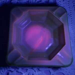 Vtg 30’s-40’s Akro‎ Agate Slag Glass Mini Ashtray Yellow Glows Pink/Orange 2.5”